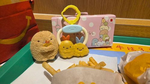 ハッピーセット！！
なかよしのえびふらいのしっぽとあじふらいのしっぽ🍤