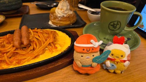 アッツアツのスパゲティー！
葉っぱであおいで冷ましてあげる！