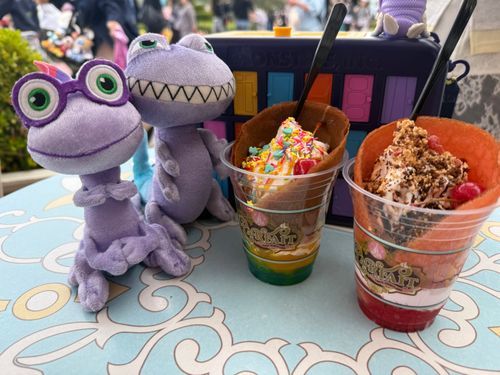 ランドール、パフェをお食べ