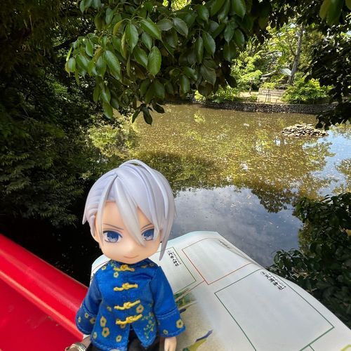 全く…じいさん達はスマホの使い方がなっていなくて困るね。
同じ写真を上げてどうするんだ。俺の写真を上げてくれなければ。