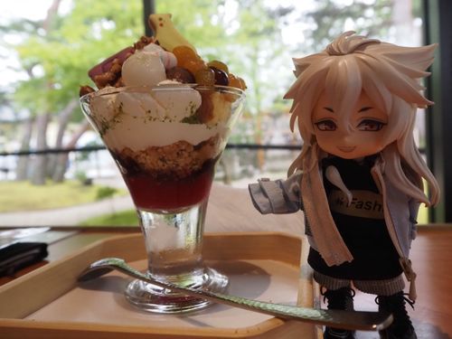 みにぱふぇなるものも喫しました。
