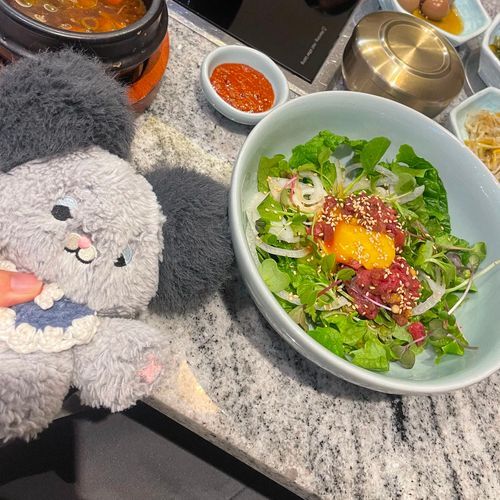 肉や