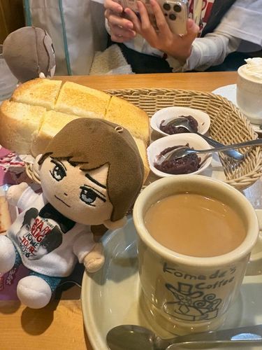 (∂ω∂)こめだで
もーにんぐやで！

(•◇•)もちぬしちゃん、
おれのこと
かわいくとってね