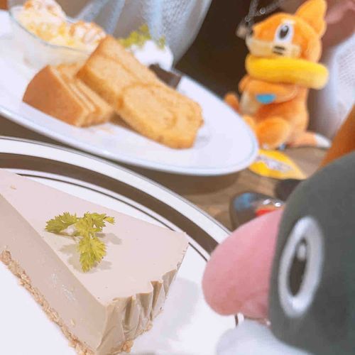 ケーキを食べにきたよ