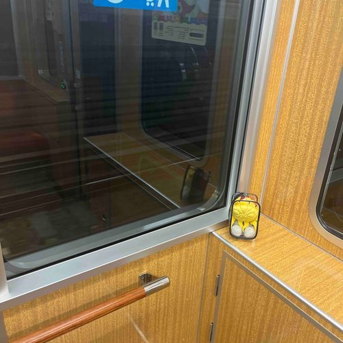 タローマンと阪急列車