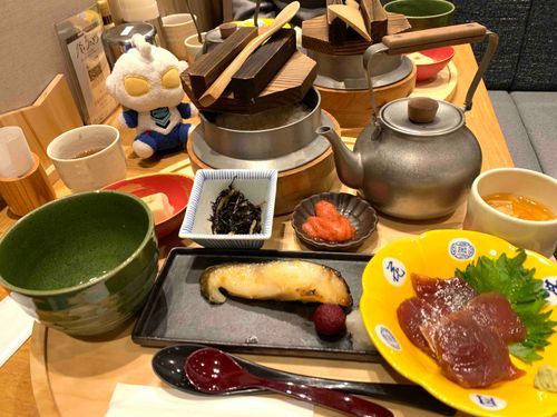 サイキョー焼き！？なんとも強そうな食べ物でございますなぁ。……え？違う？最強ではない？ではこれは、No.２くらいつよいのでございますかな？(ふわぜっと)