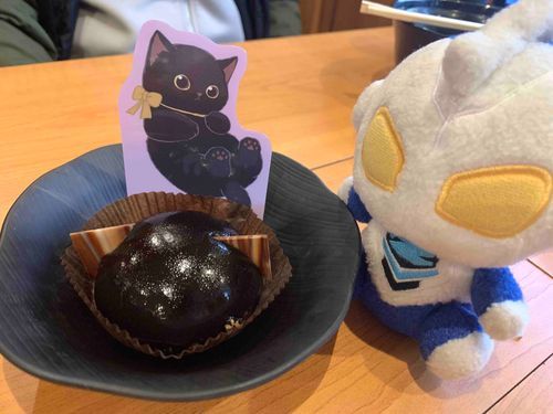 今回の「トウヒョー」したら貰える、外食の権利で行使はネコチャンさんのケーキですな！かわいすぎて食べるのが勿体無いくらいだぜ……！(ふわぜっと)
