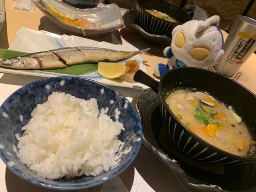 ここ、ほんとに居酒屋さんなのですな？定食屋さんではなく？(ふわぜっと)
