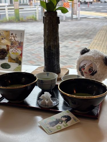 妙香園さんでお買い物したら御抹茶をサービスしてもらった🍵
秋茶も飲めたね