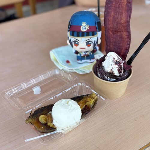 お出かけした時の近くにあったお芋のお店🍠
つぼ焼きいもは甘くてねっとりしていて美味✨️また行こうね