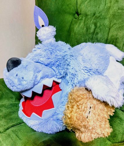 おうちの　おともだち。
このこは　キタローくん。
ふわふわ　ぼくとおなじだね。

せなかに　のせてくれたり
おみみに　くるまって
いっしょに　おひるねしたり…

zzz
