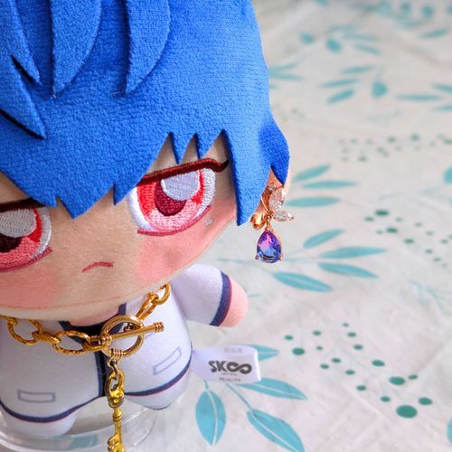 いろがにてる　いやりんぐを　かったから　つけてみて　ほしいと　いわれた