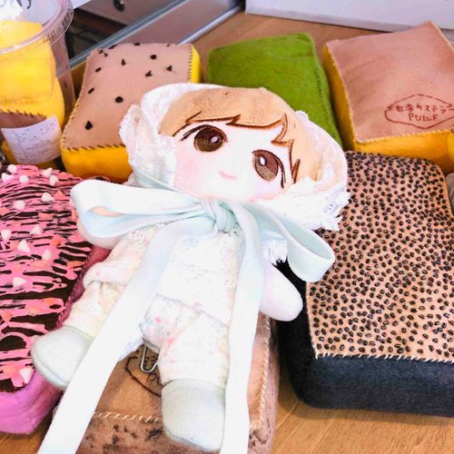 台湾カステラのお店のカステラにダイブ‼️
ビョンビョンしてて気持ちよかった〜💕
ストロベリー🍓カステラかったから後でお母さんとみんなと食べるの楽しみ😆
コグマ🍠ウィン子