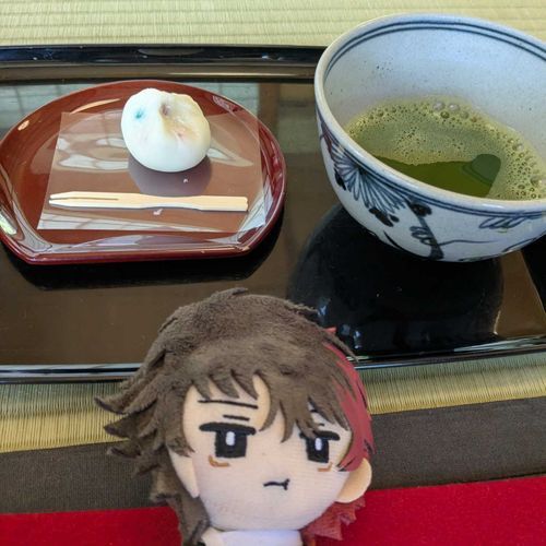 肥前くん、お茶菓子だよ