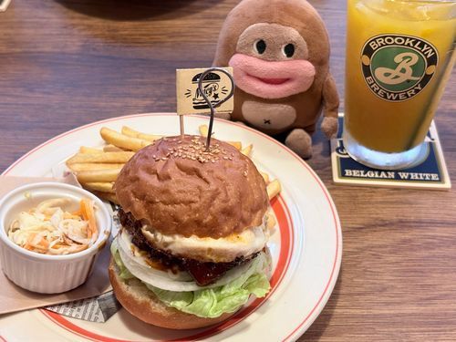 オシャレハンバーガーは、食べにくいですよね。