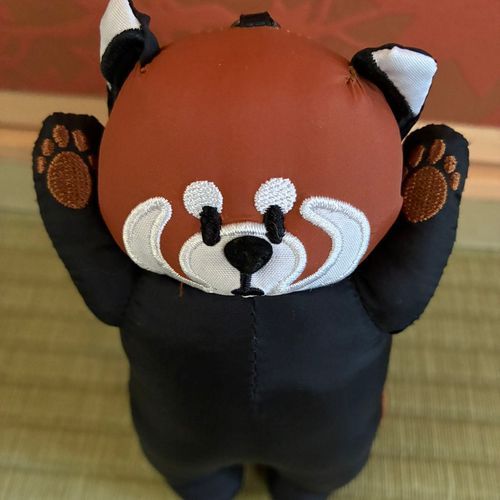 いかくんはいかくをしてるレッサーパンダだよ
