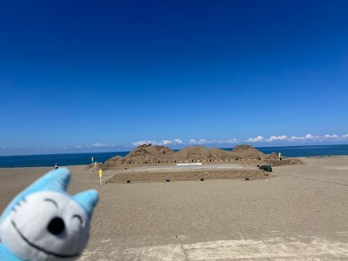秋田三種町のサンドアートだよ〜
ま…眩しいよ…