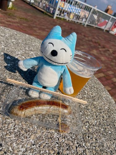お祭りにきたよ〜
お酒を売ってる屋台が少なくてソーセージ片手にしばらくさまよっていたよ〜😙