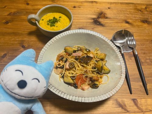 なすとトマトのパスタとかぼちゃの豆乳ポタージュだよ〜