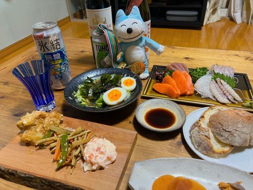 やった〜！初出場階級1位金メダルとれたよ〜❣️


禁酒解禁！外飲み行きたかったけど疲れちゃったからお家でワイン日本酒缶チューハイクラフトビールで祝い酒だよ〜💪😚