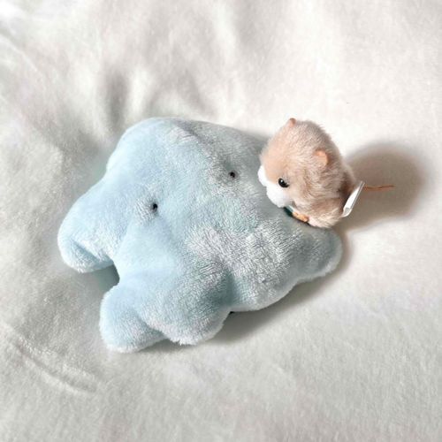 たにさん おきて！
きょうは おでかけのひだよ！
どこにいくかって？それはね きいてないの