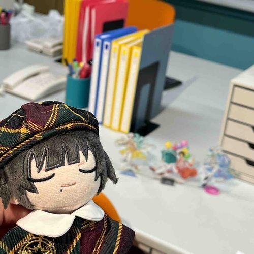事務所の机ですね