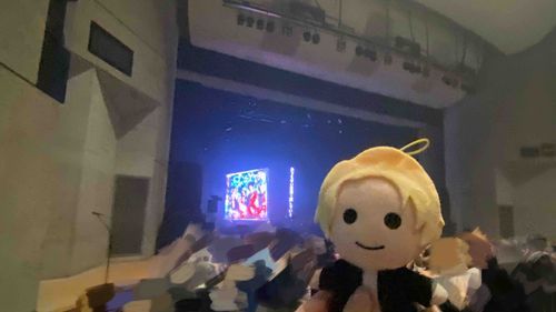 あのロックバンドのぬいぐるみです。