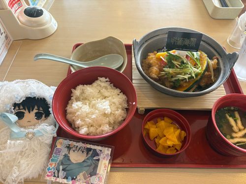 乙骨憂太くんのケーキにするつもりだったのにお腹空いてて結局定食笑