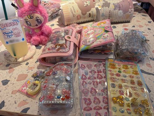 名古屋のシール交換カフェへお邪魔してきました💓
沢山の子どもたちとシール交換して頂き楽しかったです💓