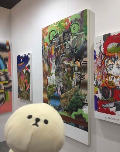 アートフェア東京2021に行ったよー。
名もなき実昌さんの作品と撮った！