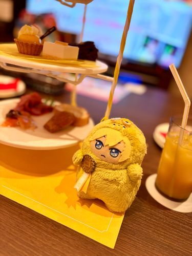 な！（あるじがアフタヌーンティーにつれていってくれた🫖）