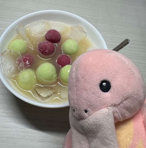 トレーナーがフルーツポンチもどきを作ってた。
ちょっと見た目はアレだけど美味しかったよ。