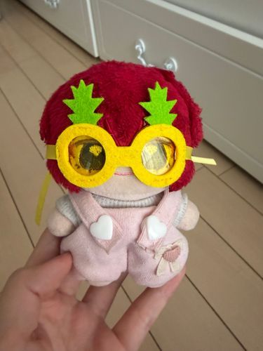 ひざしが、つよい、です！
めに、よろしく、ありませんね！
さんぐらす？をかけましょう！