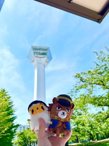 　五稜郭タワーとジンくんと