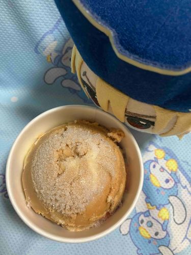 これはストロベリーロイヤルミルクティーだがイチゴが全然見えん
冷凍庫に長く保管しすぎで氷がついてるぞ！