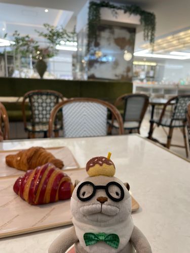 カフェでゆっくりティータイムもしましたヨォ〜！