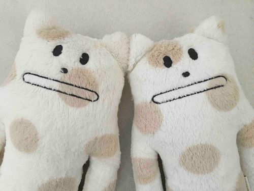 同じぬいぐるみでも
微妙に顔違うのわかる？

見る度に愛らしいお顔だなと
思います♡