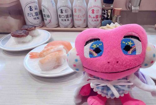初めてカウンター席でたべた🎶