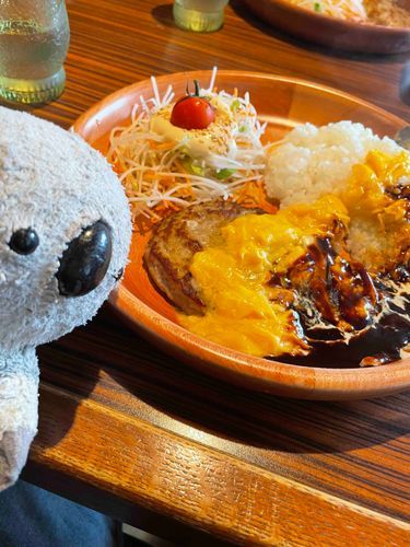 見てください！　一口食べてから慌てて写真を撮ってます