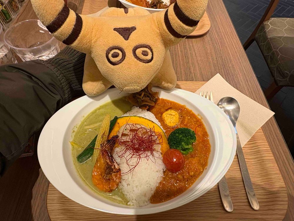 ながのの ゆうめいな おみせ🌶️🐮
スパイスカレーと みそ味のアイスを たべました🍛🔥
