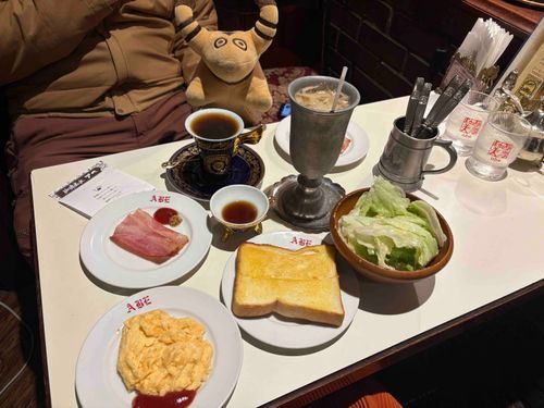 ゆうめいな きっさてんで モーニング☀️🍞✨
おまけコーヒー かわいいね☕️🐮💓