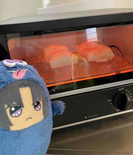 🥞ぬいぬしは おもちが だいすきみたいなので やいてあげました💭