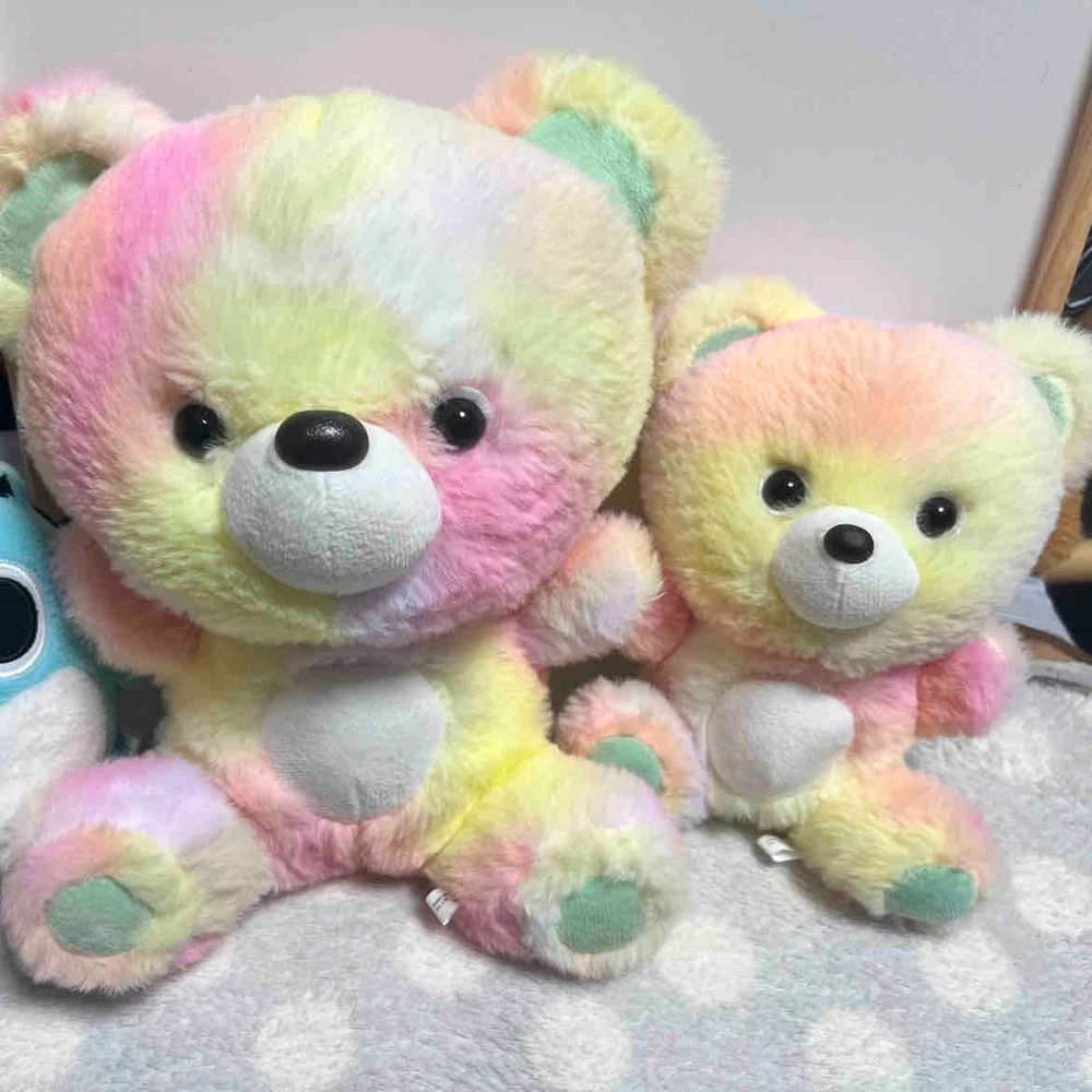 おうちのむーちゃんとそっくりなこがやってきたよ🐻🩷💛
なまえはぷーちゃんにきまったよ✨
むーちゃんもまたクマさんのきょうだいがふえてよろこんでたよ👬💓