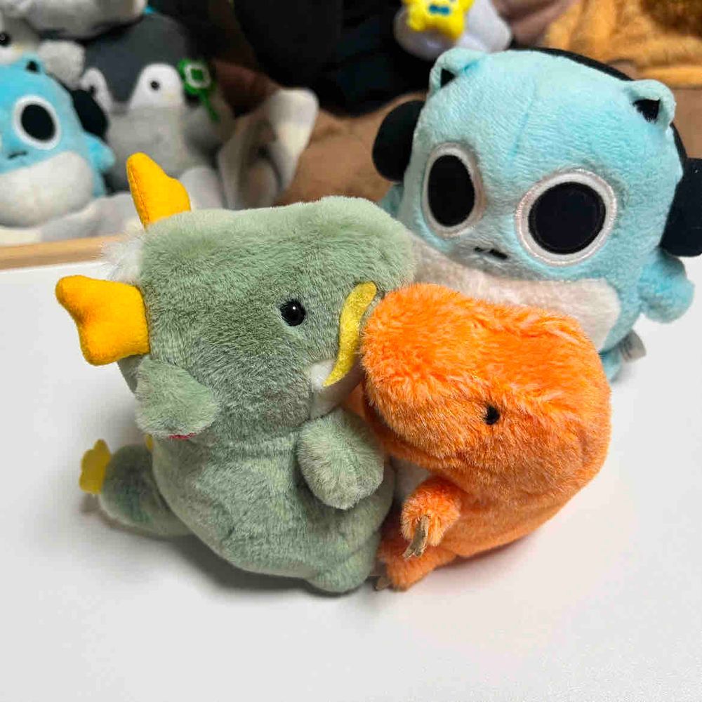 あたらしいおともだちをおむかえしたんだ👏
ちっちゃなティラノサウルスでなまえは〝がうちゃん〟にきまったよ✨
たつべいとおんなじところでうまれたみたいでもうすっかりなかよしだよ🐉💕🦖

