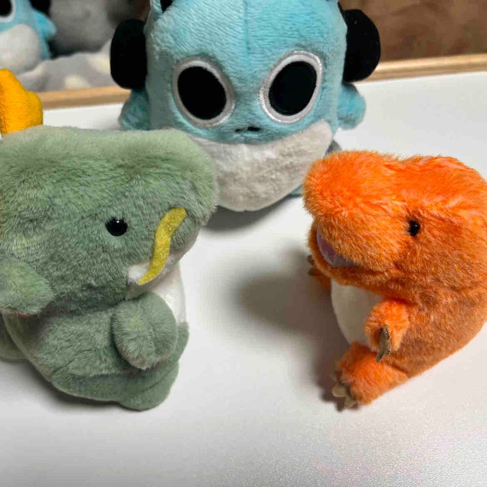あたらしいおともだちをおむかえしたんだ👏
ちっちゃなティラノサウルスでなまえは〝がうちゃん〟にきまったよ✨
たつべいとおんなじところでうまれたみたいでもうすっかりなかよしだよ🐉💕🦖

