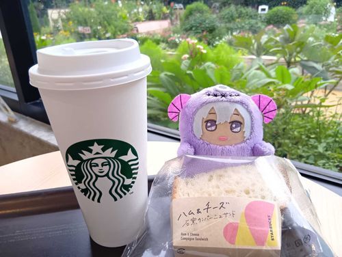 いつものフラワーパークのカフェ、のんびりする時間も大事だよ？