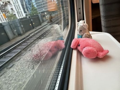 オーバーワークで壊れかけたぬしを連れて
東京から逃げ出しちゃおうね、