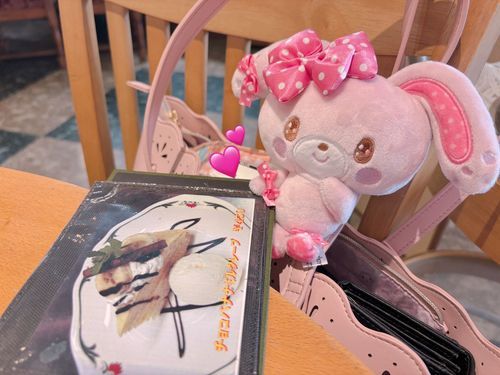 🐰🎀ぼんぼんりぼん だよ❣️ままの さんぱつのあとに アフタヌーンティー するの💕 ケーキ たのしみ～❣️