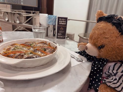 🧸プリンです！あめだけど ままとおでかけ！これは 焼きカレー🍛だよ！