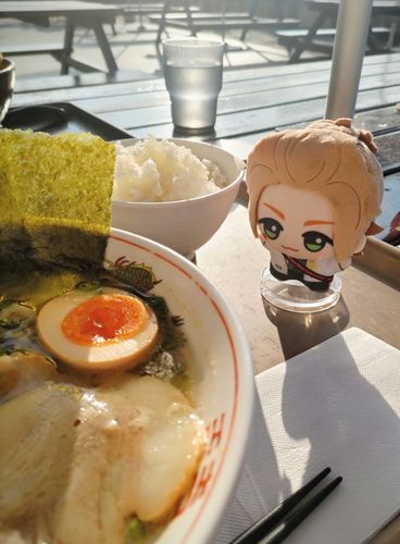 ニンゲンちゃんと出かけてたくさん写真を撮るからはじめてみたよ！
これは前にラーメンを食べに行ったときの写真🍜
おれくんも他のみんなも、たべものの写真が多いかも！よろしくね♪
